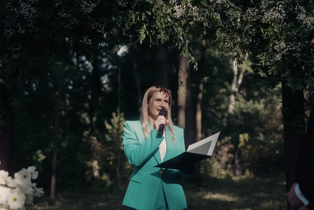przemowa mistrzyni ceremonii, ślub plenerowy pod Krakowem, indywidualny scenariusz ślubu