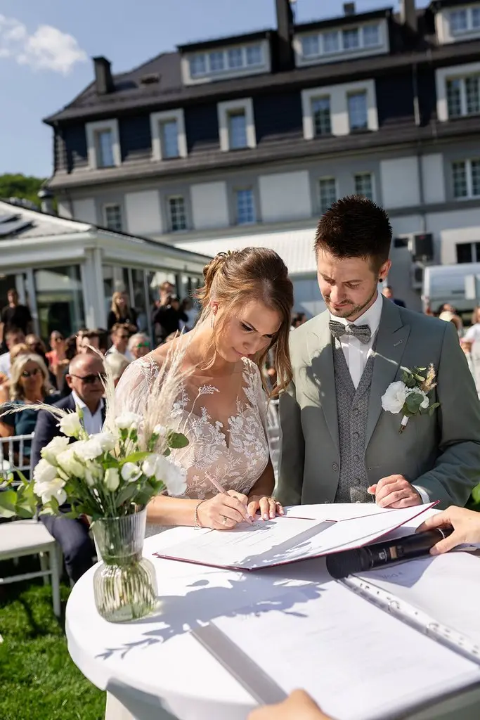 ślub cywilny w plenerze, połączenie ceremonii ślubu humanistycznego i cywilnego