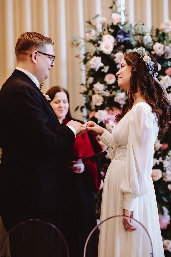 wymiana obrączek w trakcie ślubu cywilnego, organizacja ślubu cywilnego poza USC